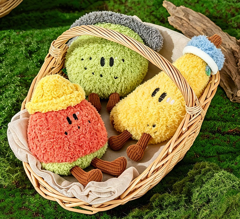 Cute Realistic Fruit Plush Squeaky Dog Chew Toy for Teething & Teeth Cleaning