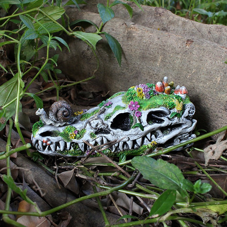Creative resin courtyard garden dragon head bone statue with dragon bone fossil ornaments - SkyeDragon Gifts