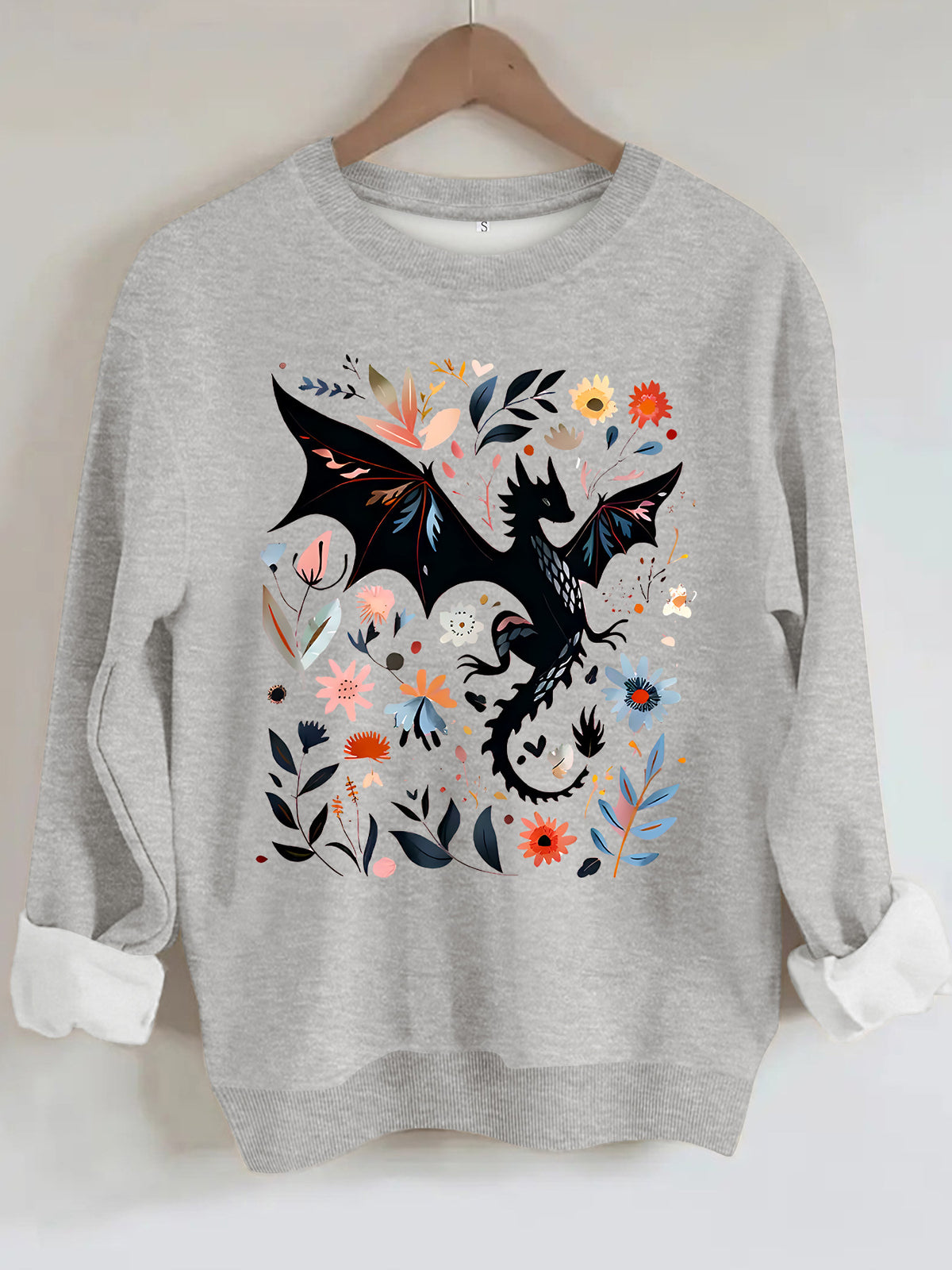 Long sleeved round neck dragon pattern and floral design