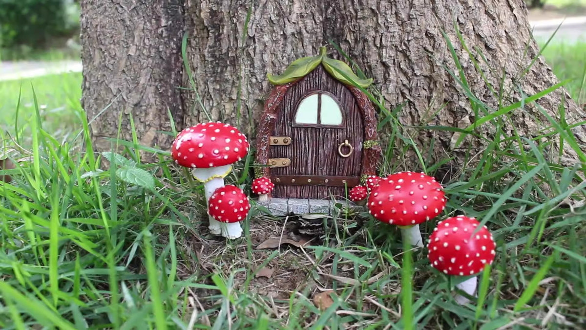 Luminous Mushroom Cabin Resin Craft for Garden Courtyard Decor