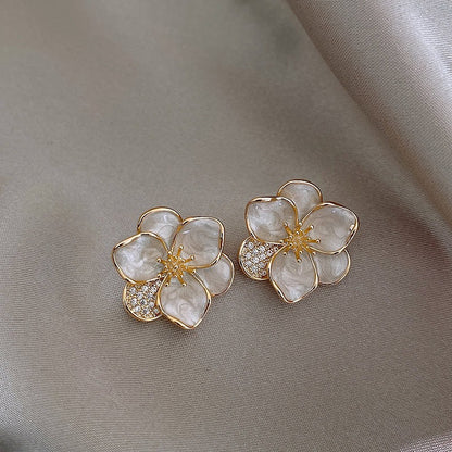Niche design simple earrings white flower fairy earrings